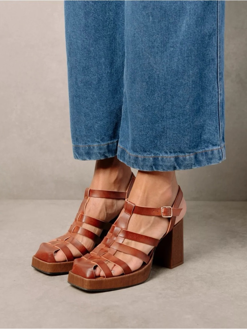 Alohas Rollers Caramel Sandals